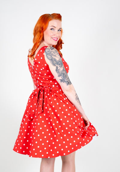 Red Polka Dot Tea Kellomekko-Lady Vintage-Miss Windy Shop